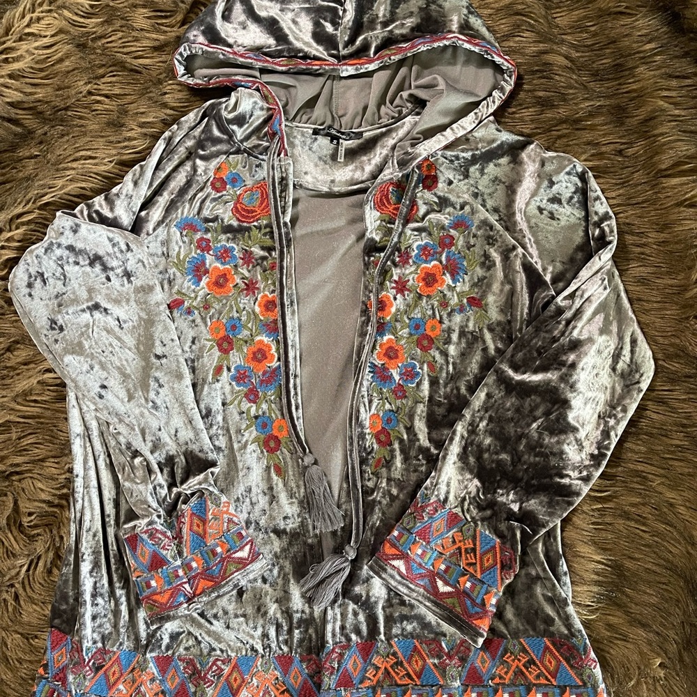 ANDREE BY UNIT Floral Embroidered Velvet Hoodie - Silver and Multicolor